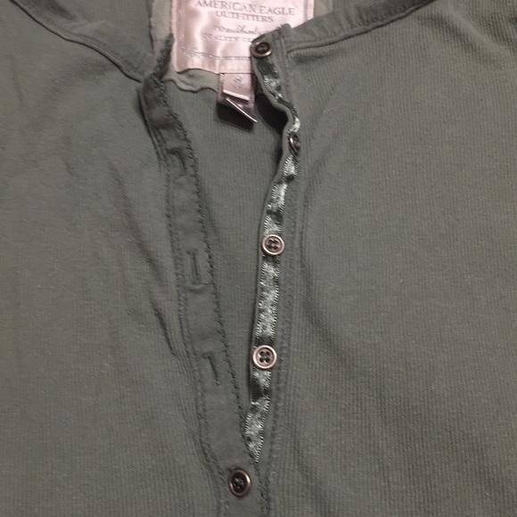 American Eagle button down t-shirt - Picture 3 of 6